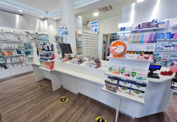 arredare-farmacia-scaffali-modulari