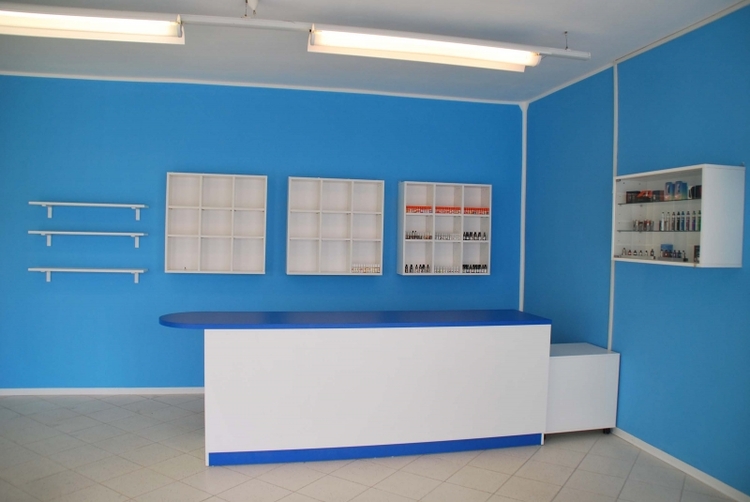 banco negozio sigarette elettroniche