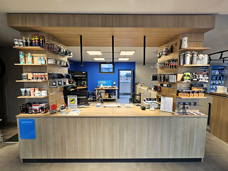 Come arredare un negozio di biciclette e moto: guida completa