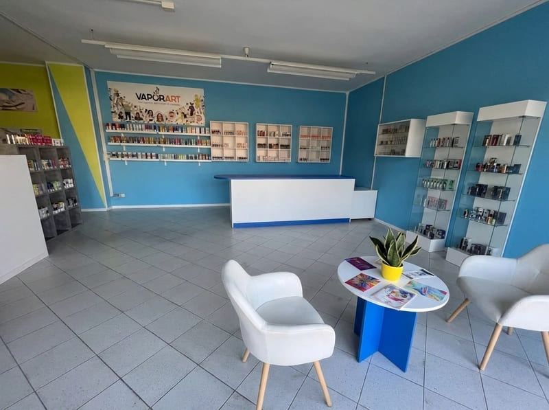 arredamento-negozio-sigarette-elettroniche