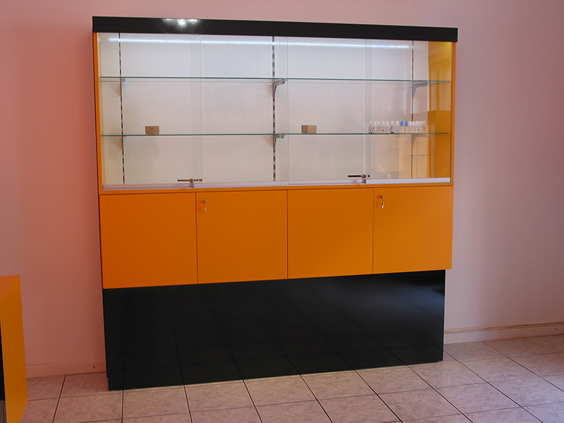 arredamento negozi sigarette elettroniche Arredamento Negozi Sigarette Elettroniche Come Arredare un Negozio di Sigarette  Elettroniche e Tabacchi? main image 0