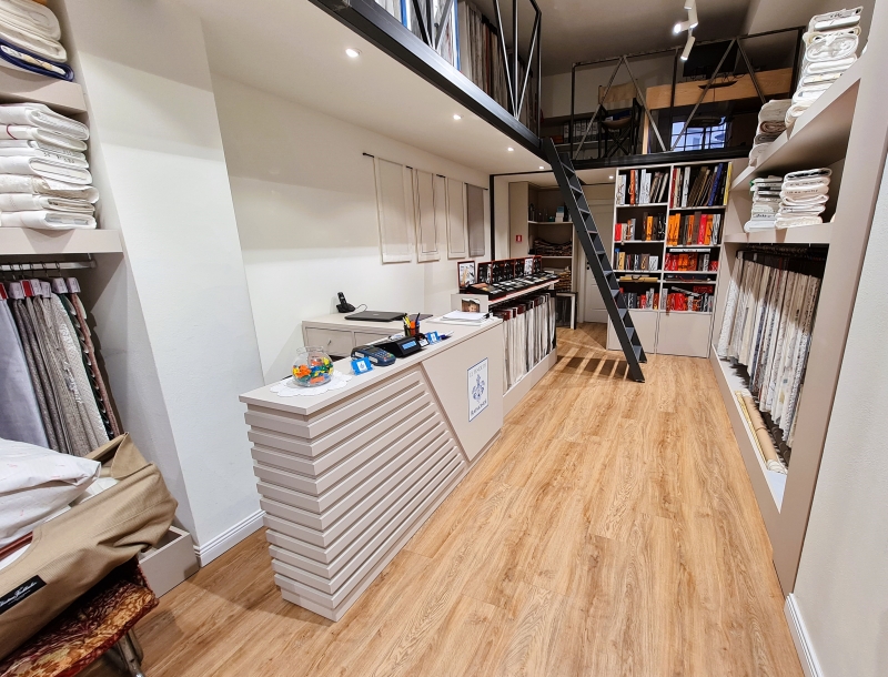 Arredamento negozio tende Arredamento negozio tende