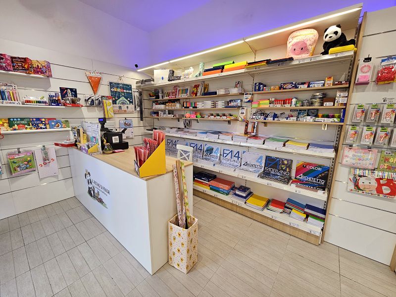 arredamento scaffali negozio cartoleria legno arredamento scaffali negozio cartoleria legno