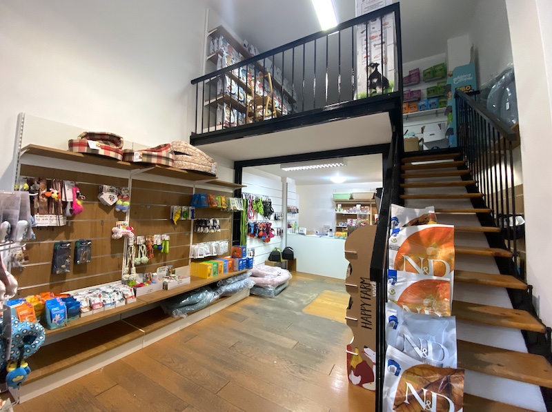 arredamento-negozio-pet-shop arredamento-negozio-pet-shop